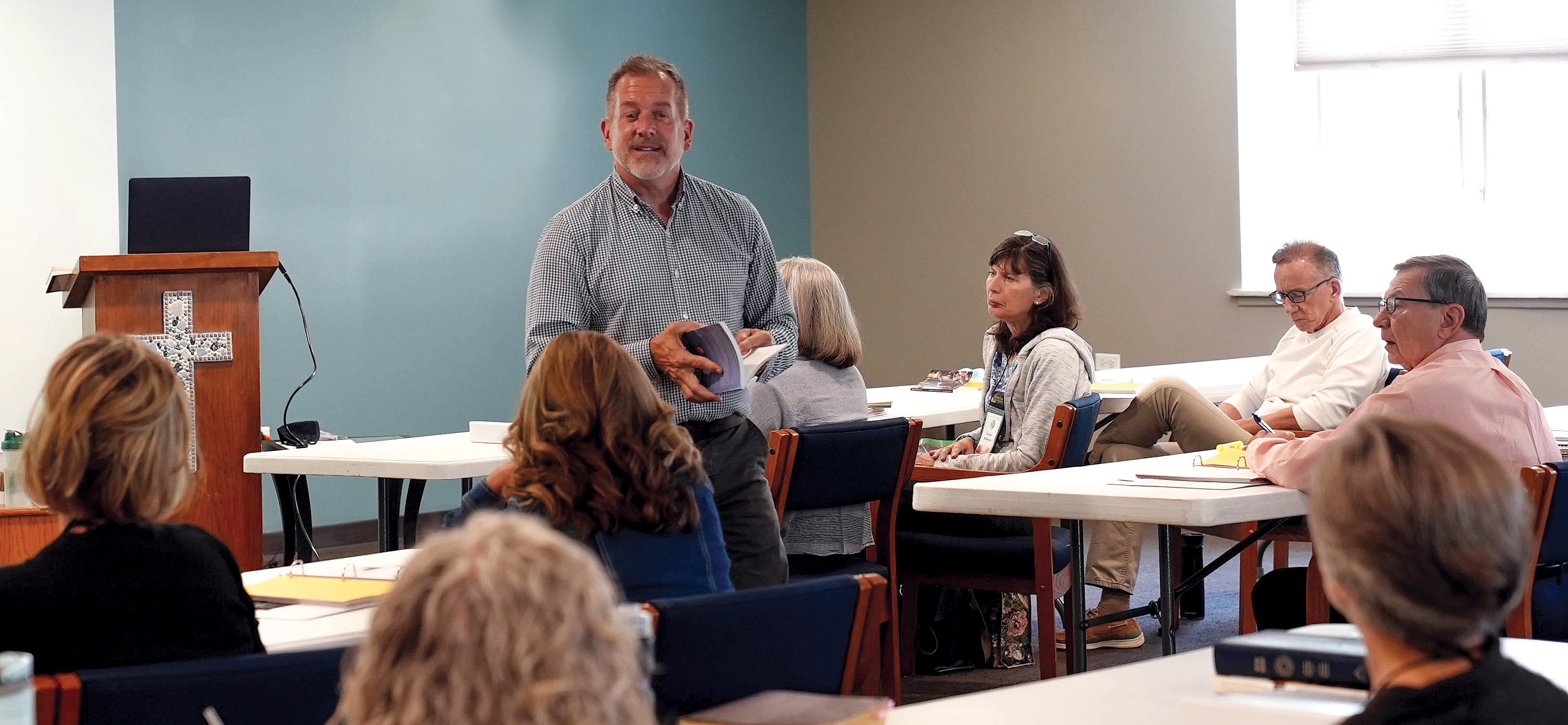 Robert Siemens ’94 leads a spiritual direction workshop in Joliet, Illinois.