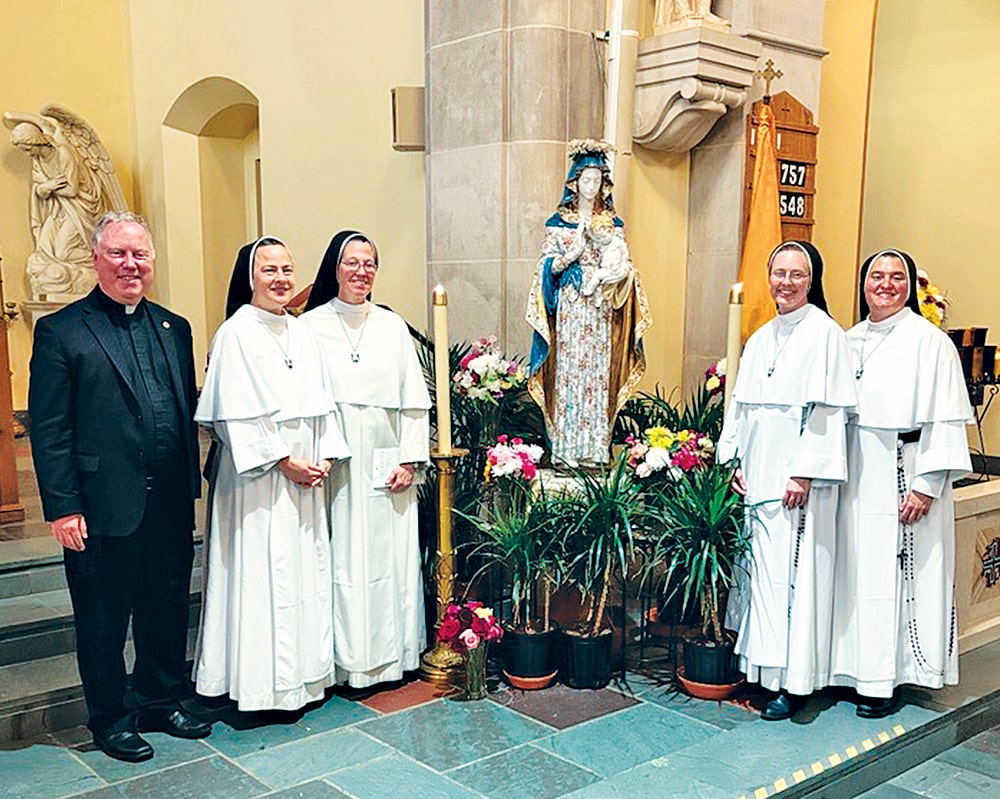 Fr. Jonathan Wilson ’96, Sr. Mary Magdalene (Anne) Quinn, OP ’96, Sr. Ave Maria (Molly) Hayes, OP ’96, Sr. Mary David (Katherine) Klocek, OP ’96,and Sr. John Paul (Patty) Maher, OP ’96