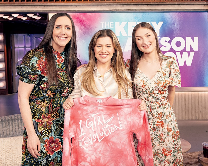Kate (Bryan ’07) Milligan, Kelly Clarkson, and Ruby Kate Chitsey